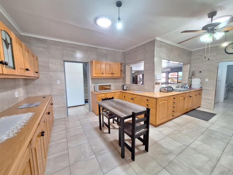 4 Bedroom Property for Sale in Fraaiuitsig Western Cape